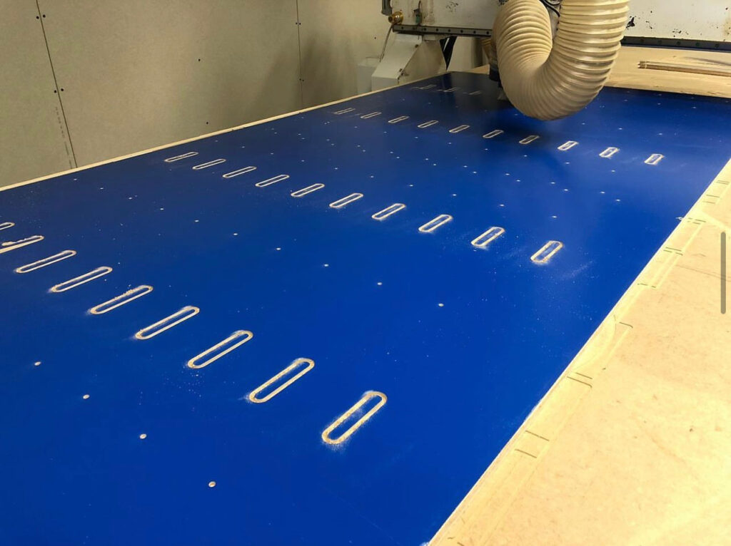 multiplex laten cnc frezen in utrecht bij de firma cnc blauw hpl multipilex