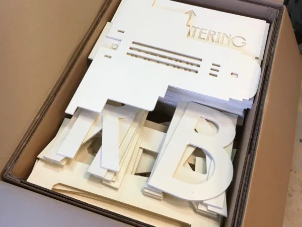 cnc-made-maatwerk-logo-en-signing-onderdelen-op-maat-bestellen-in-utrecht-hout-en-kunststoffen-edited