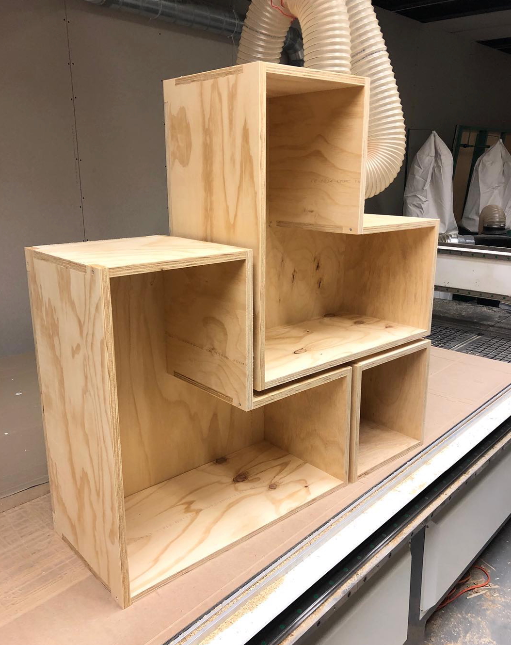 houten-kast-ikea-houten-kast-houten-kastje-houten-kast-woonkamer-massief-houten-kast-smalle-houten-kast-lage-houten-kast