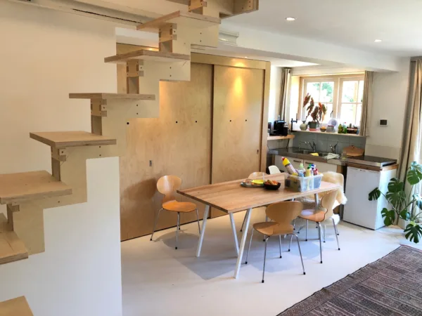 houten-trap-op-maat-eiken-houten-trap-vuren-houten-trap-houten-trap-maken-houten-trap-kopen-houten-design-trap-modern-interieur