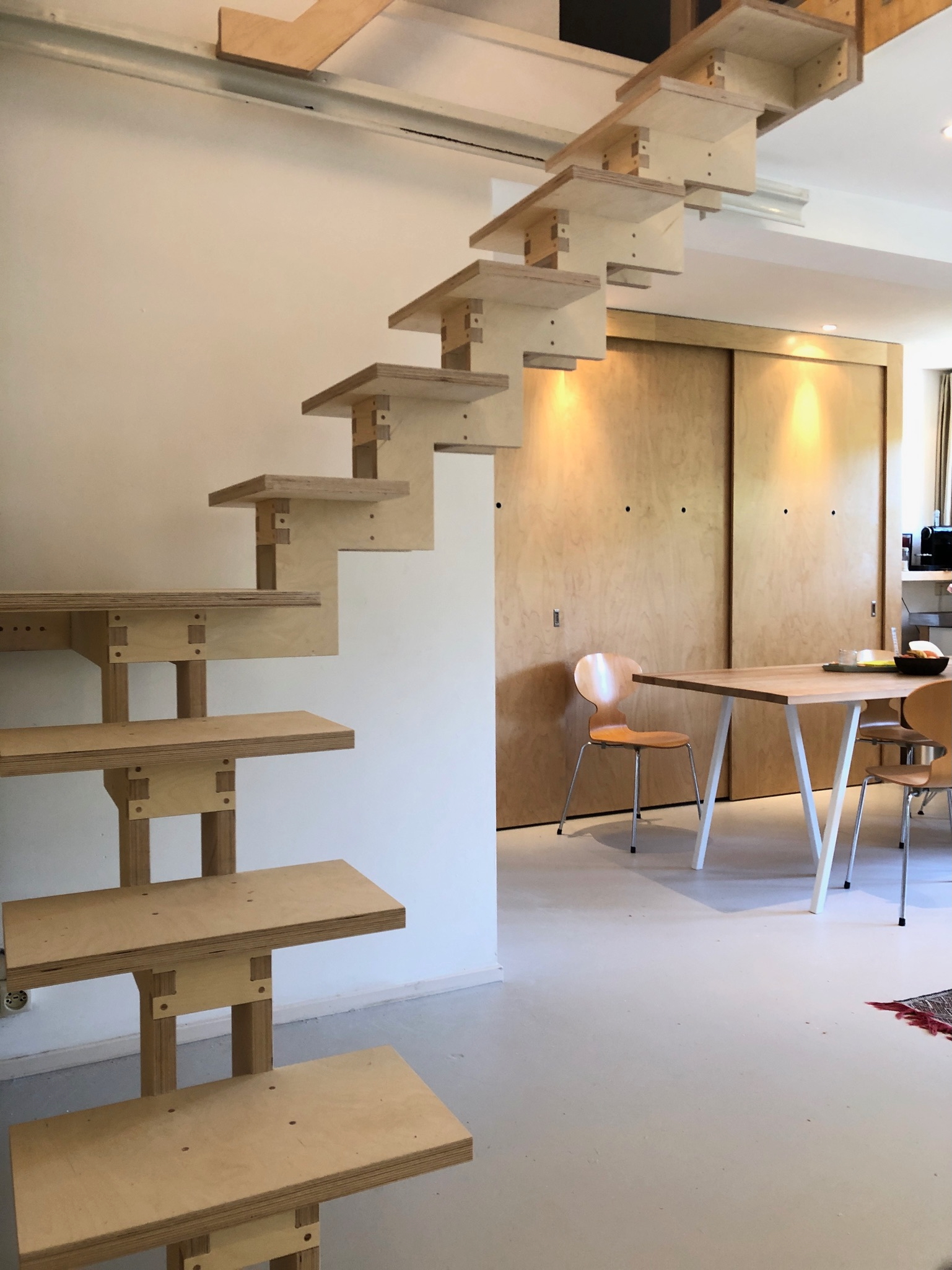 houten-trap-op-maat-eiken-houten-trap-vuren-houten-trap-houten-trap-maken-houten-trap-kopen-houten-design-trap-muizen-trappetje