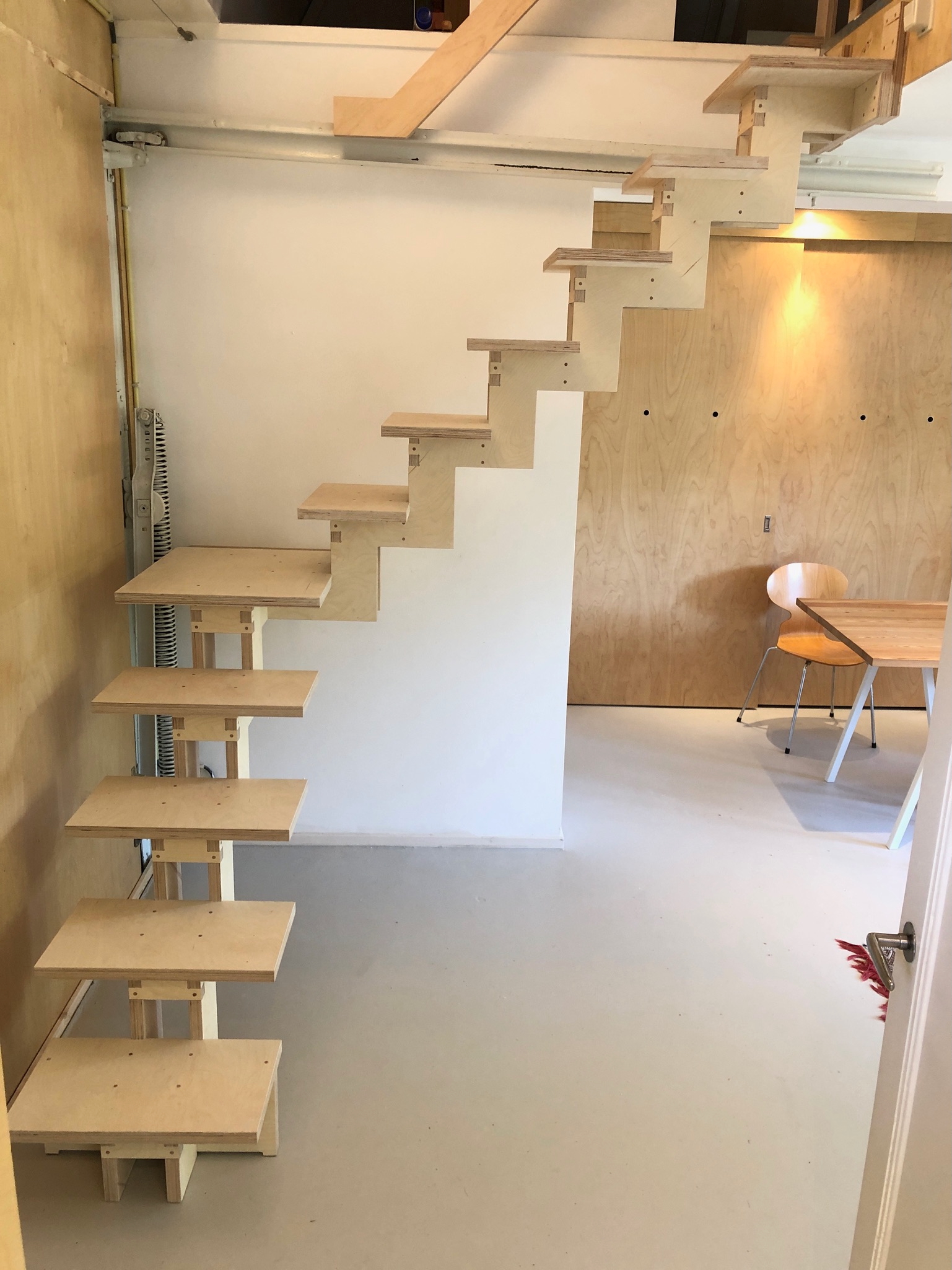 houten-trap-op-maat-eiken-houten-trap-vuren-houten-trap-houten-trap-maken-houten-trap-kopen-houten-design-trap