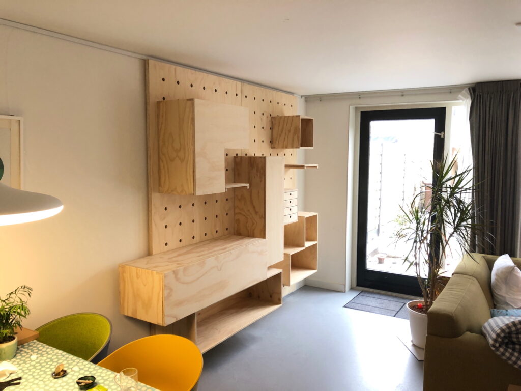 Grote Pegboard Wandkast