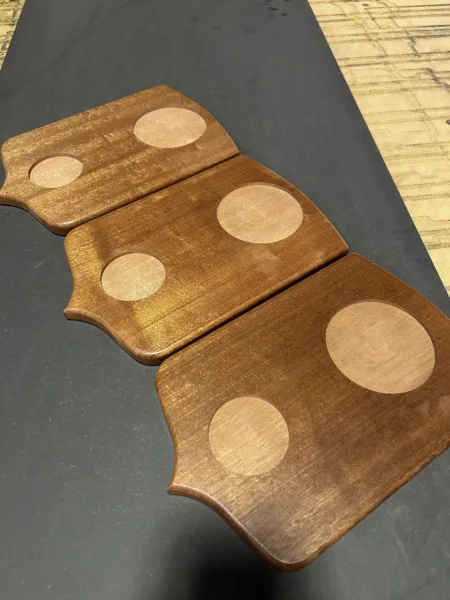 embleem-schild-graveren-in-hout-hout-graveren-utrecht-graveren-in-hout-cnc-graveren-hout