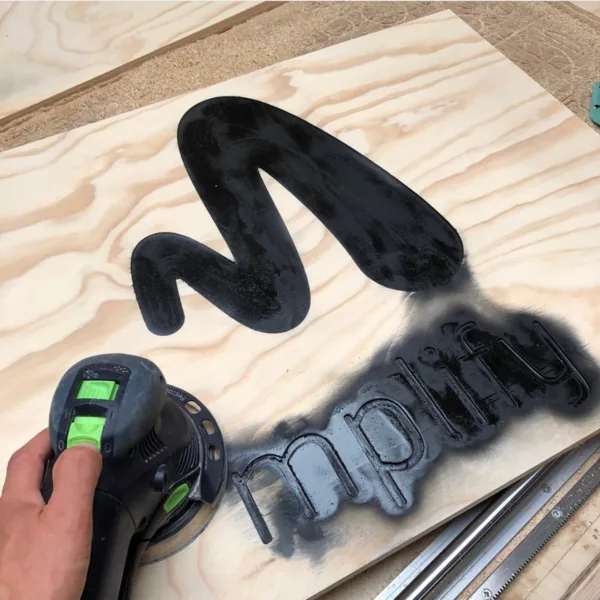 logo-ingraveren-in-3d-in-hout-utrecht-hout-graveren-utrecht-graveren-in-hout-cnc-graveren-hout