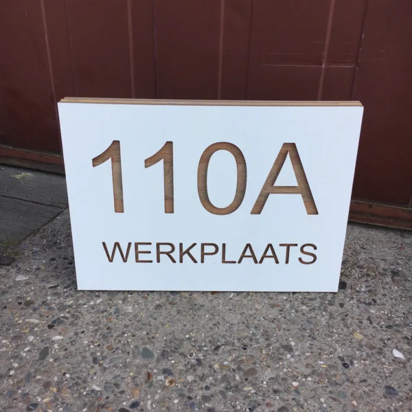 naambord-hout-graveren-utrecht-graveren-in-hout-cnc-graveren-hout