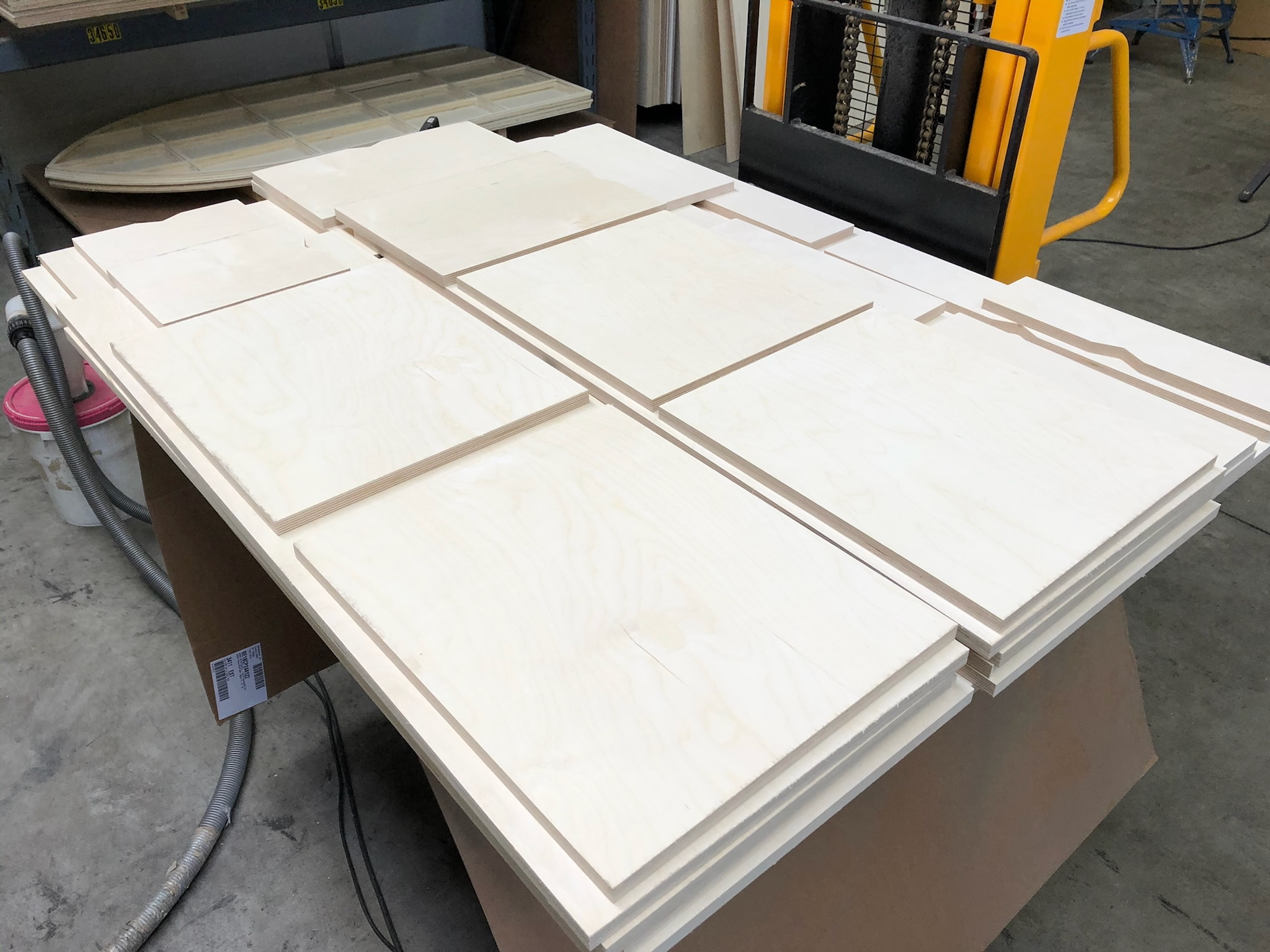 kastenwand kastwand onderdelen op maat gemaakt bij cnc freezen utrecht frezen in hout, kast planen en ontwerp uitgevoerd in berken multiplex of andere houtsoorten