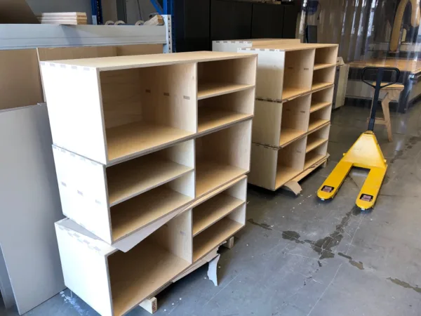 op-maat-gemaakte-houten-kasten-bij-cnc-frezen-utrecht-houten-server-kasten-voor-computer-servers