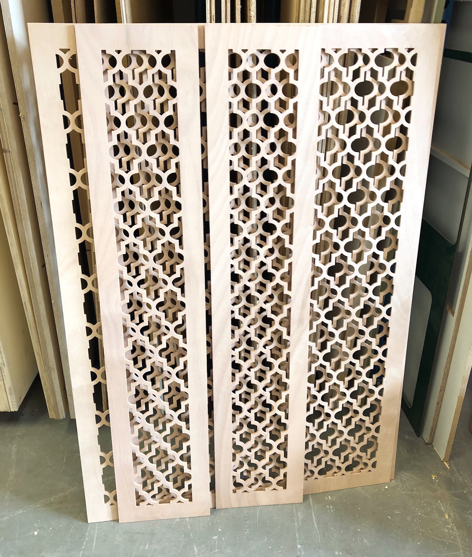 patroon in paneel graveren paneel snijden patroon houten plaat relief maken tegel mozaiek patroon houten plaat cnc frezen utrecht frezen in hout