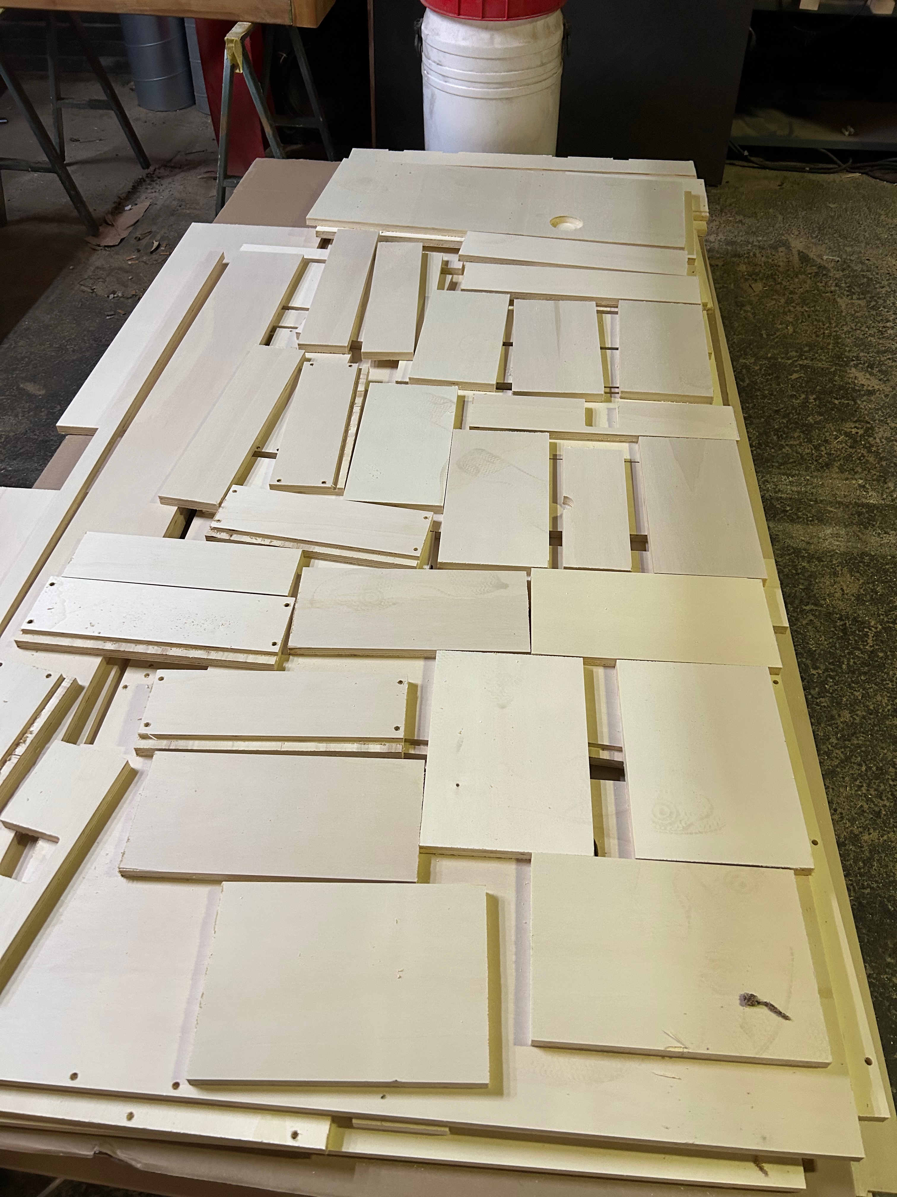 camper interieur onderdelen inbouw camper keuken bed en kasten op maat gemaakte camper onderdelen van hout bij cnc frezen utrecht frezen in hout sinds 2016