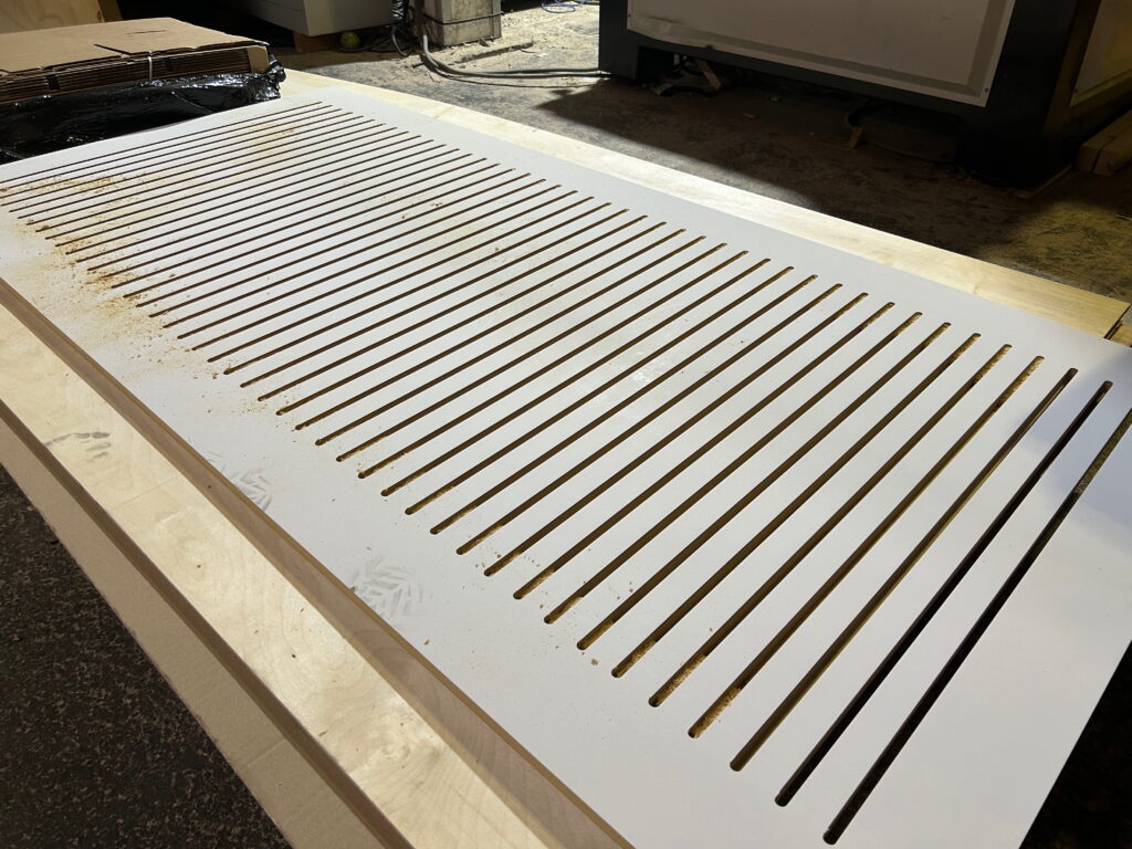 panelen-voor-radiator-ombouw-interieurbouw-betimmering-op-maat-gemaakt-bij-cnc-frezen-utrecht-frezen-in-hout-sinds-2016