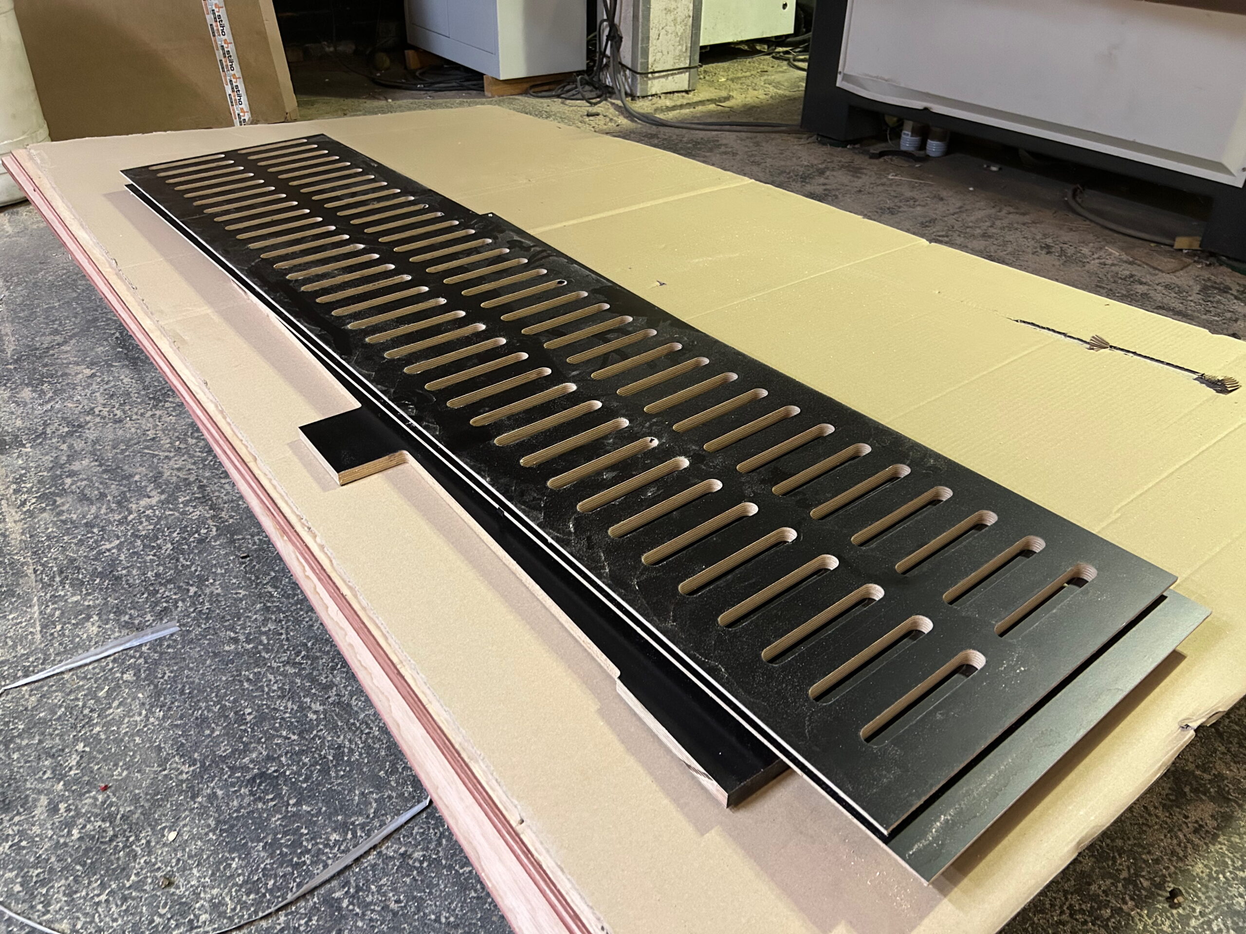 radiator-ombouw-interieurbouw-radiator-plaat-laten-maken-onderdelen-voor-interieur-van-hout-cnc-frezen-utrecht-cnc-utrecht-cnc-houtbewerking