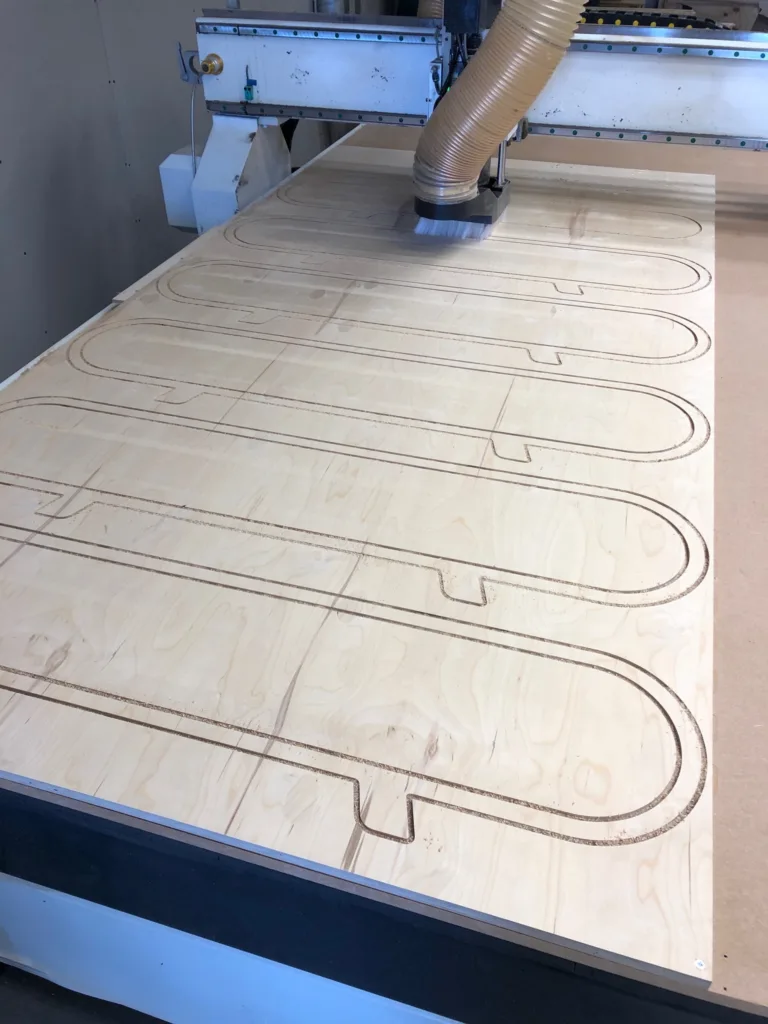 berken multiplex meubel onderdelen design meubel cnc gemaakt van hout cnc houtbewerking cnc design maatwerk utrecht