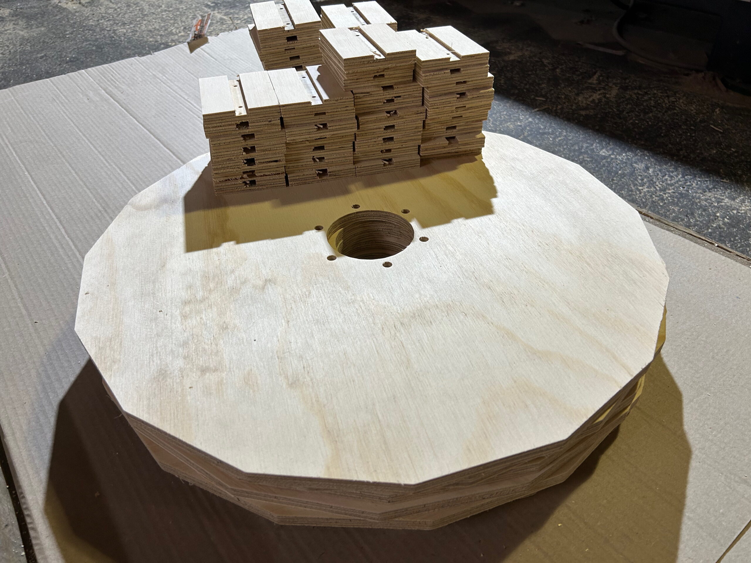 multiplex houten winkel display items, winkel inrichting vna hout houten decor items voor winkel