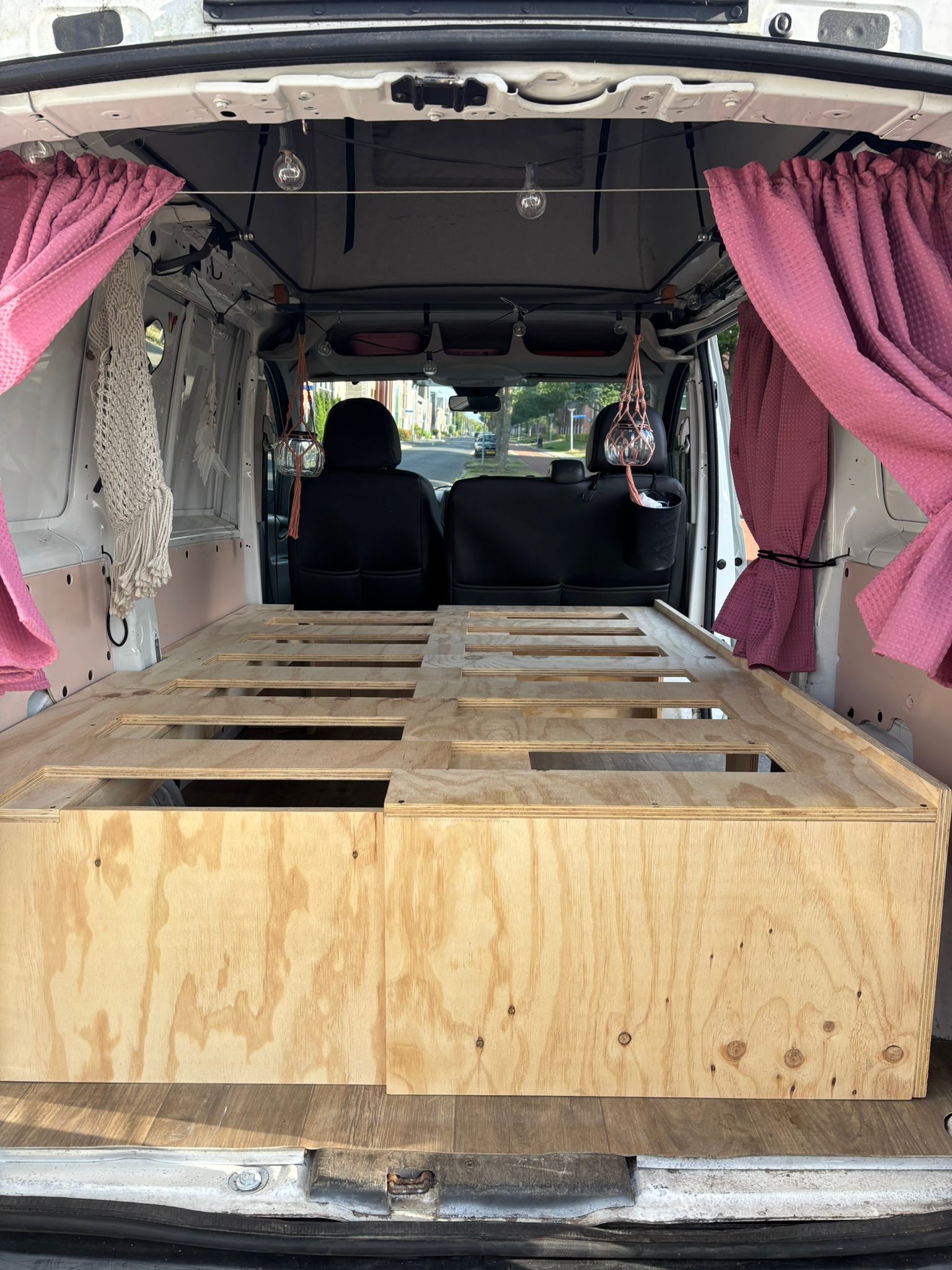 houten camper uitschuif bed op maat gemaakt van hout in utrecht de firma cnc houtbewerking en maatwerk design