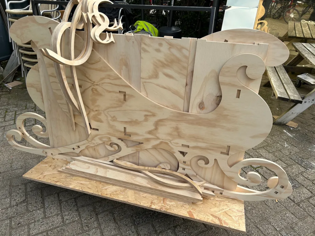 decoratieve kerst slee van hout voor horeca, hotel, restaurant display