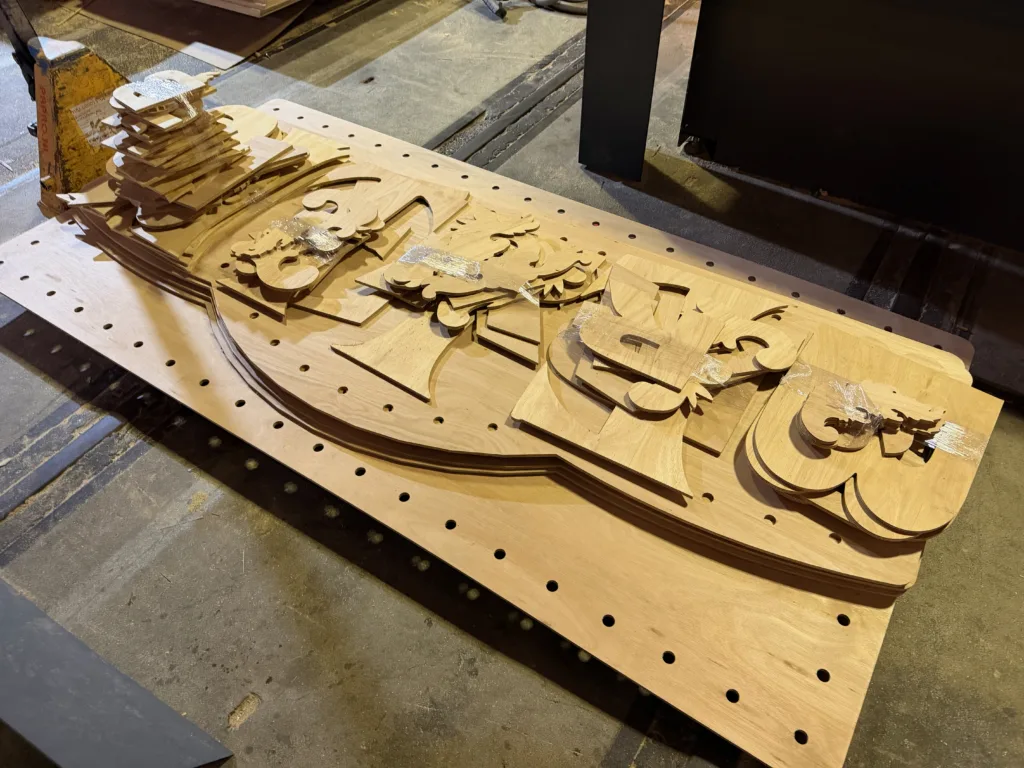 houten lichtletters maatwerk naambord letters bar bruiloft festival letters hout