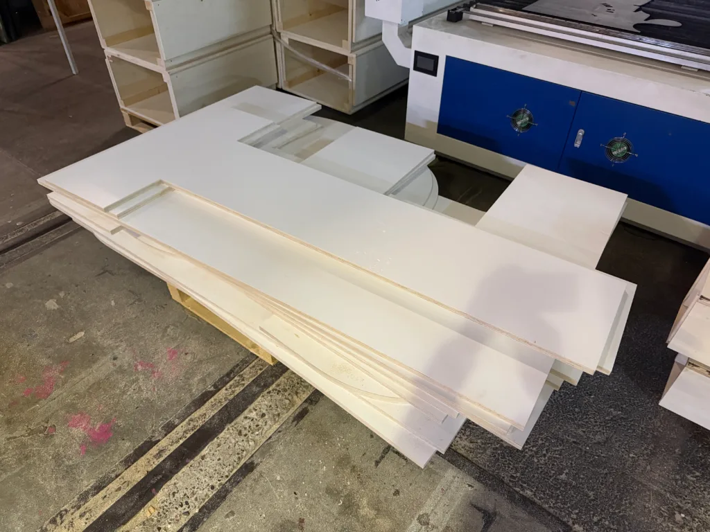 Hele Grote Houten Letters Op Maat Gemaakt Voor Een Festival Belettering In Eigen Font En Afmeting