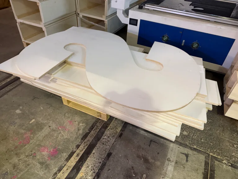 Hele Grote Houten Letters Xxxxl Op Maat Gemaakt Voor Een Festival Decor Life Size Van Hout