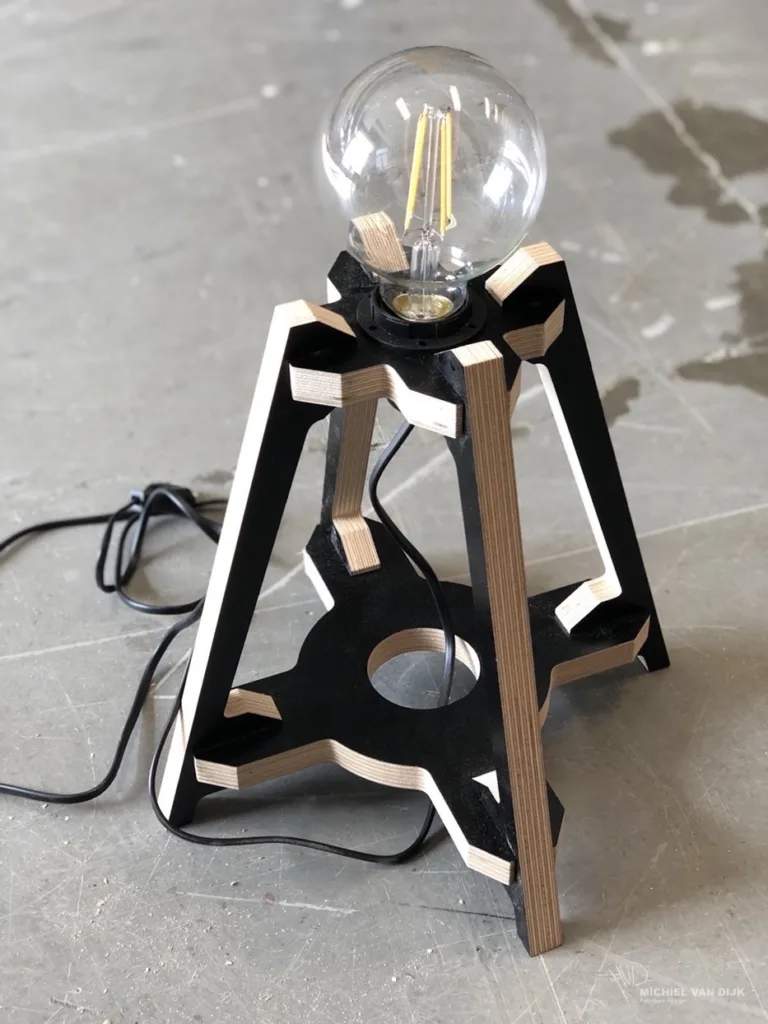 Houten Lampje Lampje Van Hout Houten Design Lampje Simpel Lampje Staand Lampje