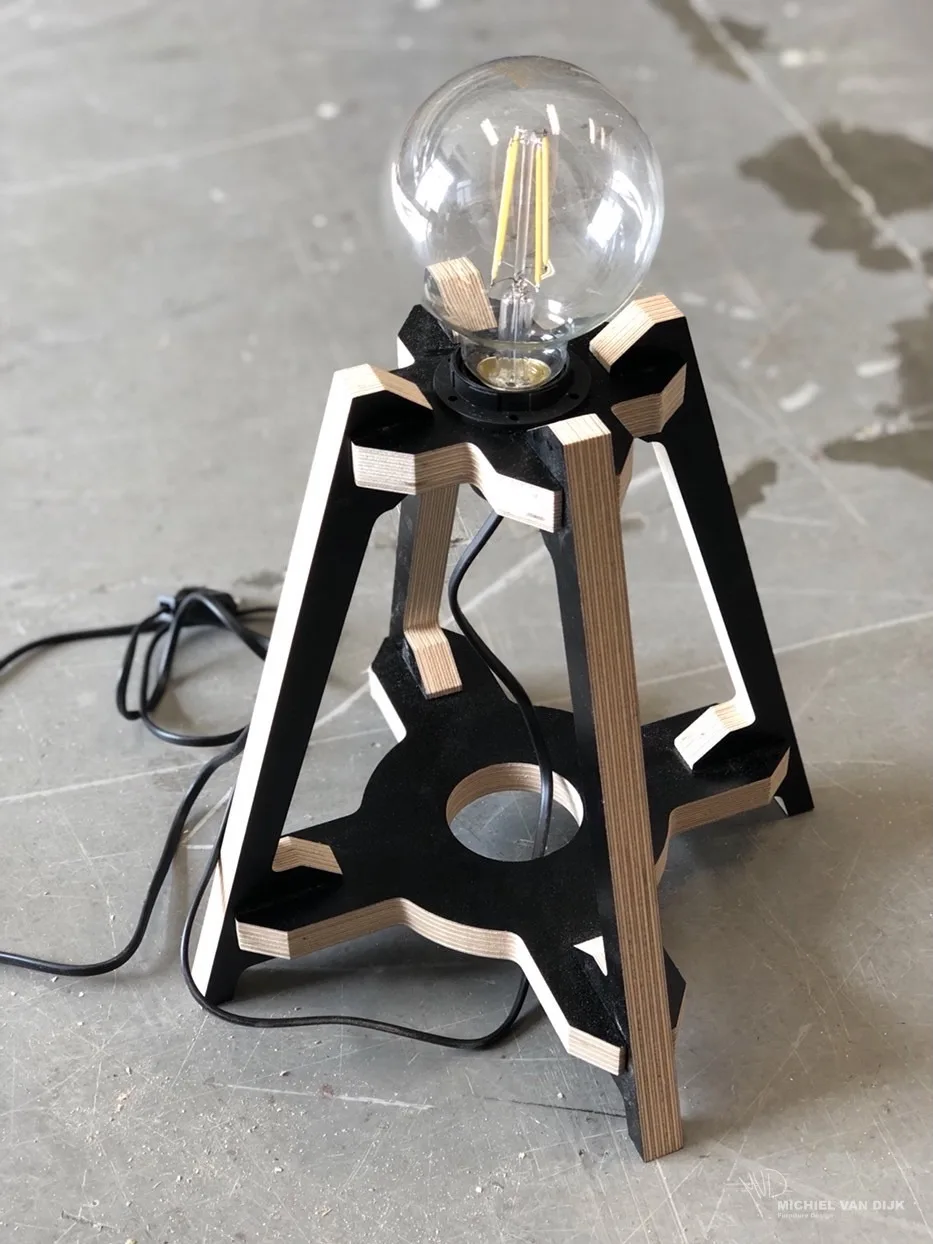 Houten Lampje Lampje Van Hout Houten Design Lampje Simpel Lampje Staand Lampje