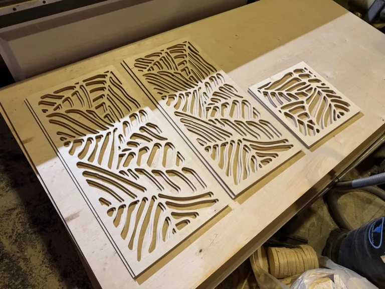 Decoratieve Houten Panelen Van Hout Met Plantenmotief Voor Wand Of Ballustrade Gemaakt Door De Firma Cnc In Utrecht