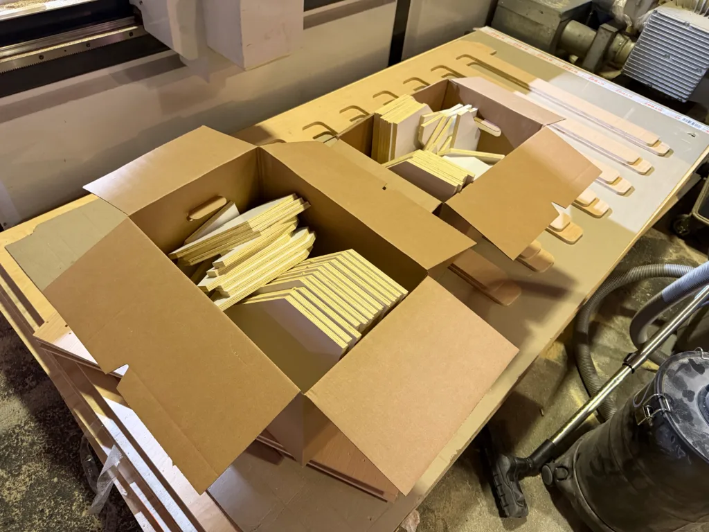 Houten Producten Van Massief Hout En Multiplex Op Maat Gemaakt In Utrecht Door De Firma Cnc