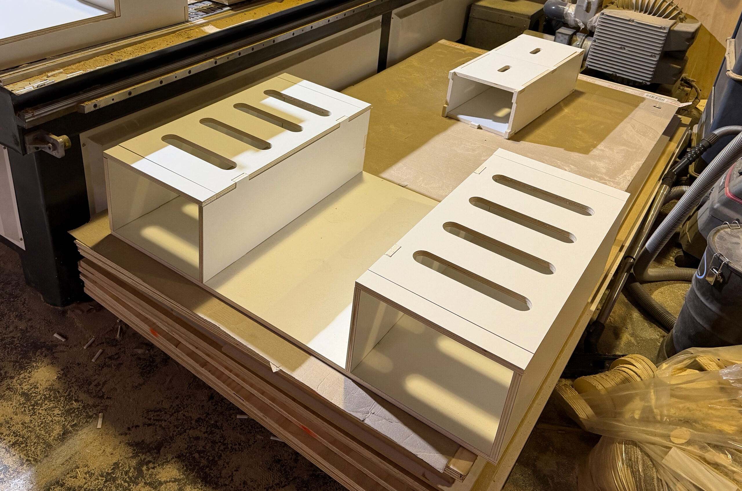 Volkswagen IB Buzz Camper Box Op Maat Van Lichtgewicht Wit Berken Multiplex Gemaakt Door De Firma Cnc In Utrecht