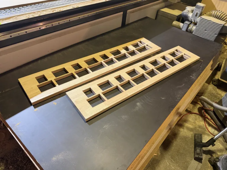 Houten Instrument Onderdelen Clavier Gitaar En Ander Soort Instrumenten Van Massief Hardhout Precies Snel En Herhaalbaar Gemaakt Door De Firma Cnc In Utrecht